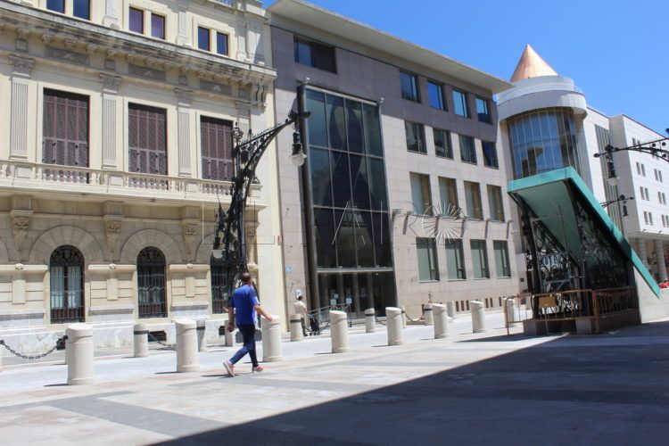 ayuntamiento-puerta-regla-gasto