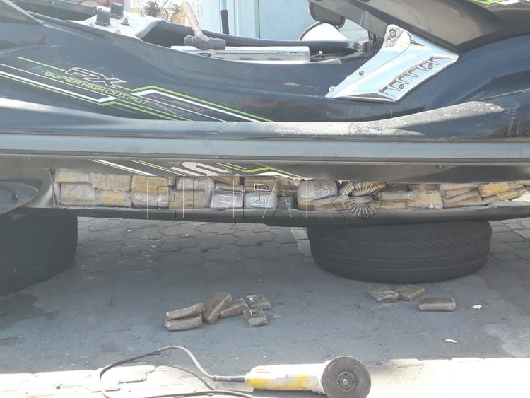 guardia-civil-detenido-hachis-moto-agua-2