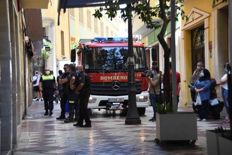 incendio-pedro-meneses-cuadro-luz-bomberos-1