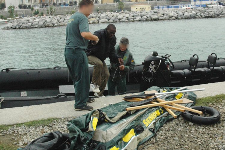 inmigracion-patera-guardia-civil