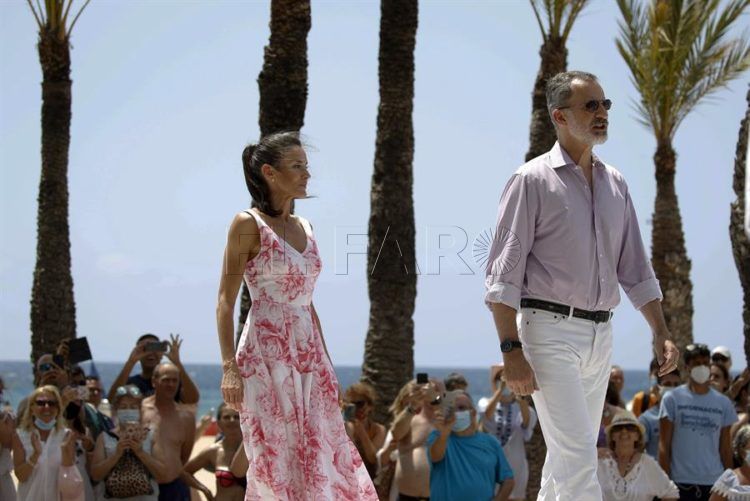 rey-felipe-reina-letizia-visita-benidorm-reyes