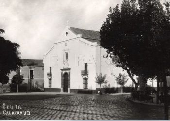 Exterior de la Iglesia de África en los años 20