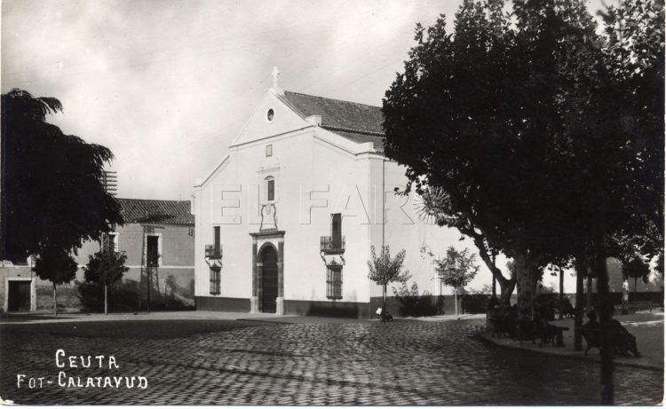 Exterior de la Iglesia de África en los años 20