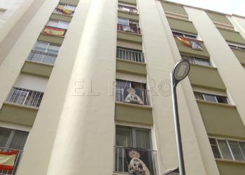 balcones-carteles-virgen-africa-10