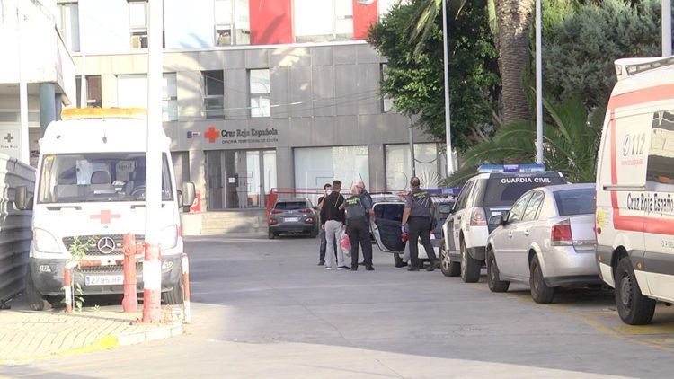 cruz-roja-inmigrantes-hospital-cuarentena-11