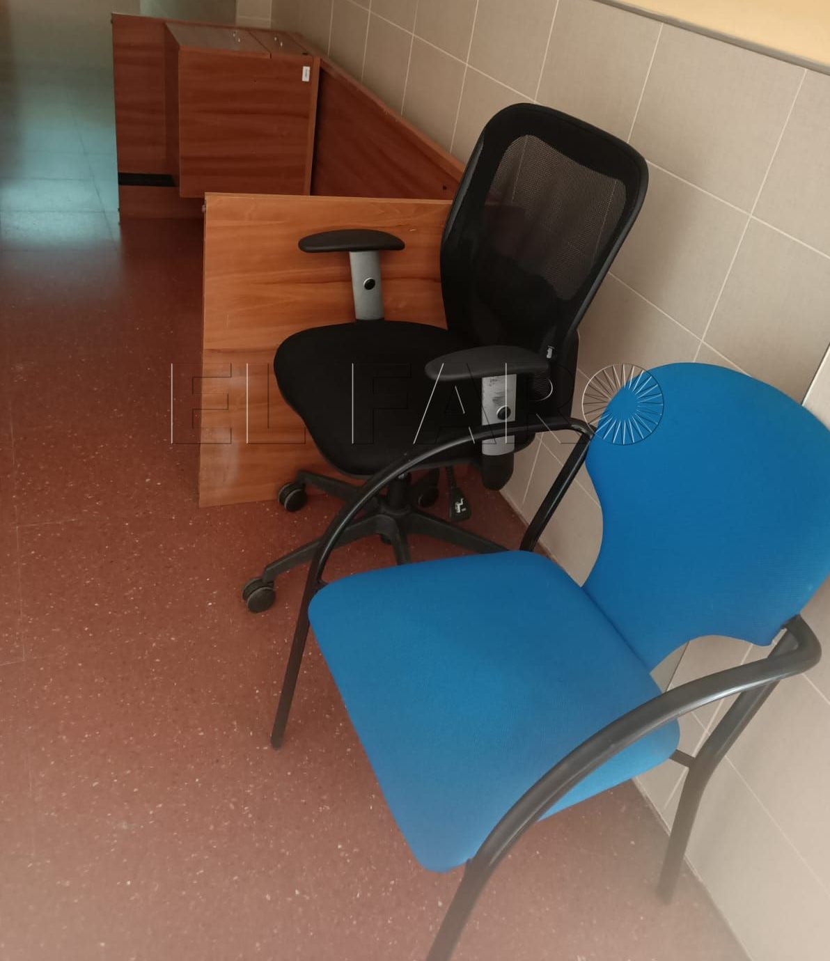renovadas-sillas-mesas-compania-fiscal-aegc-2