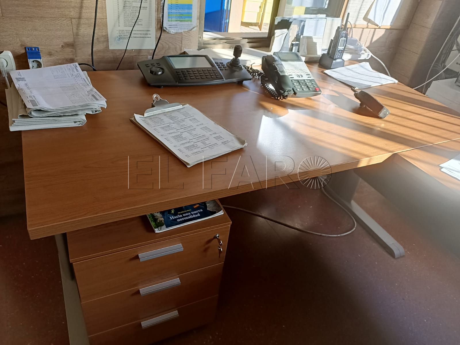 renovadas-sillas-mesas-compania-fiscal-aegc-4