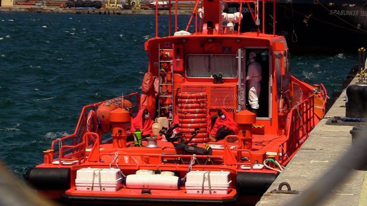 salvamento-maritimo-rescata-inmigrantes-subsaharianos-mar-4