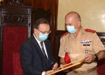 vivas-recibe-contingente-ceuta-irak-2