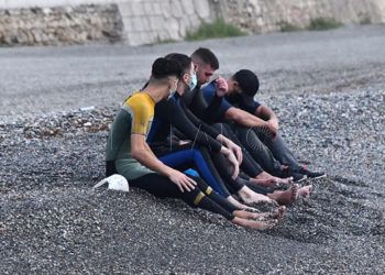 5-inmigrantes-nadadores-tarajal-guardia-civil-4