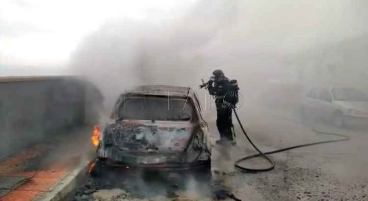 bomberos-incendio-vehiculo-recinto-sur-2