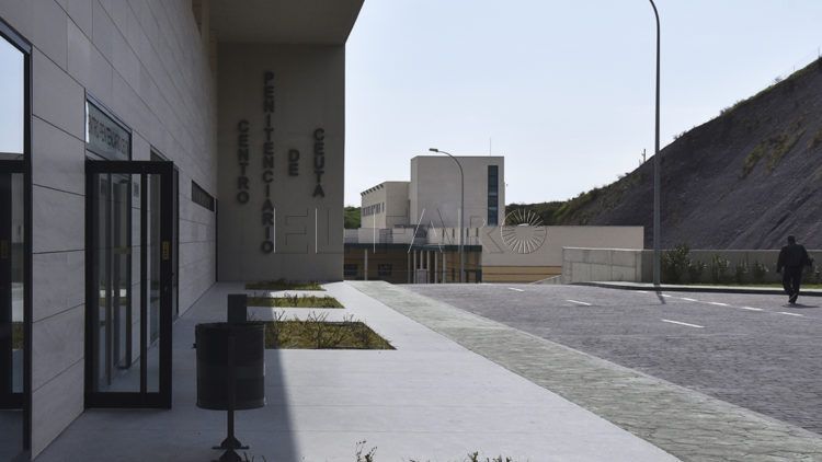 centro-penitenciario-mendizabal-entrada
