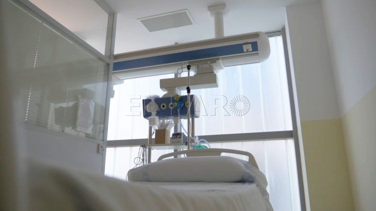 hospital-universitario-habitacion-box-aislamiento-urgencias-cama