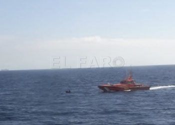 salvamento-maritimo-atria-patera-estrecho-ceuta