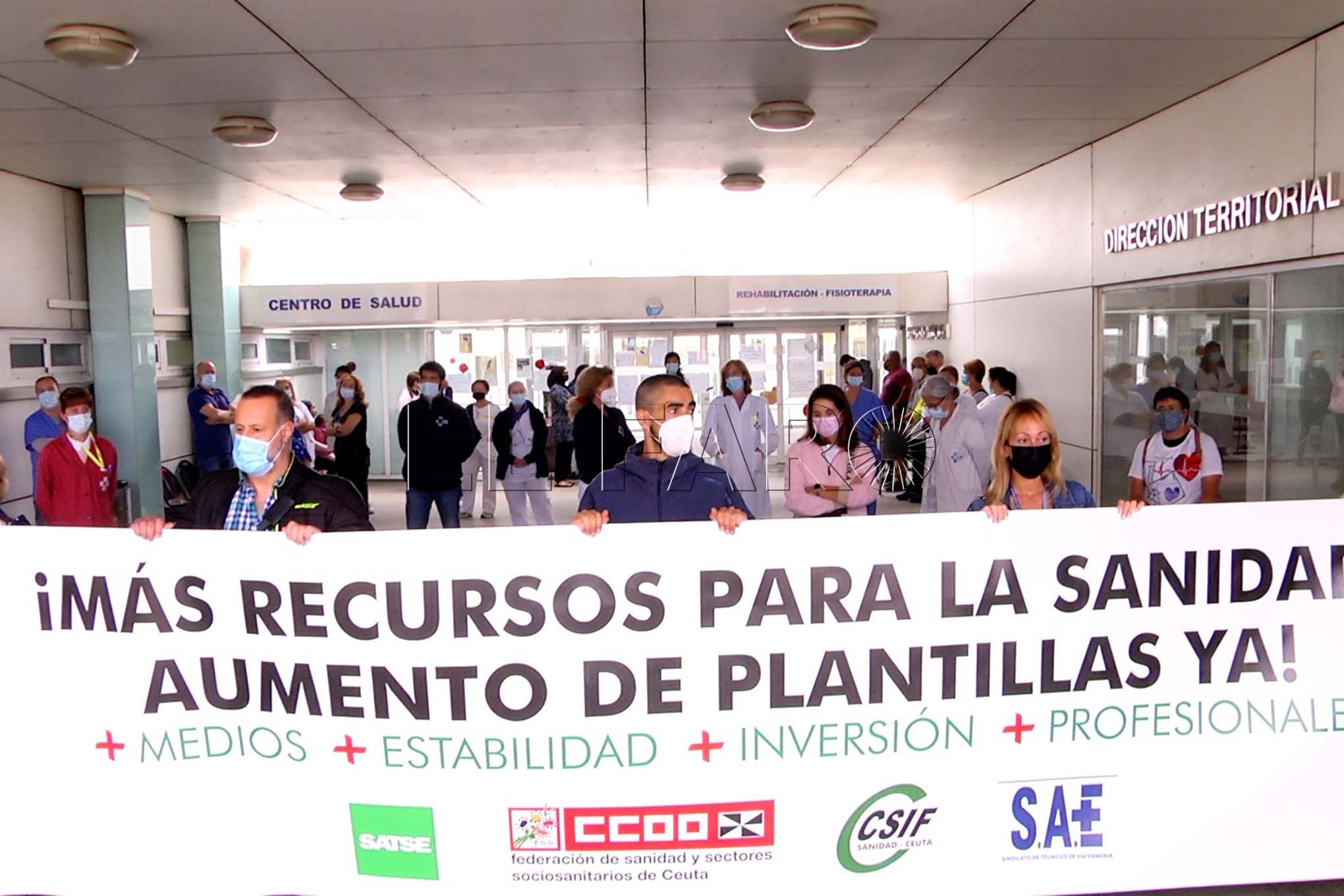 concentracion-sindicatos-sanidad-direccion-territorial