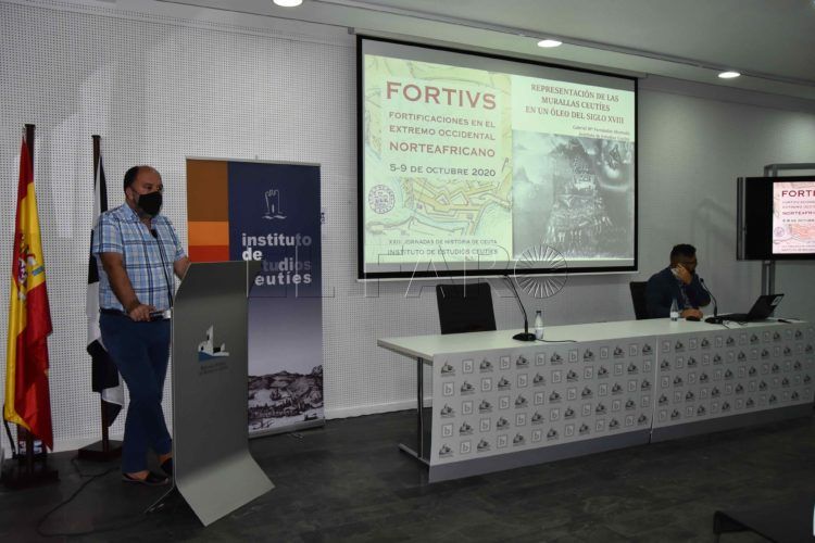 conferencia-historiador-gabriel-fernandez-jornadas-historia-instituto-estudios-ceuties-3