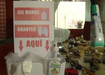 gel-manos-comercio-calzado-compras