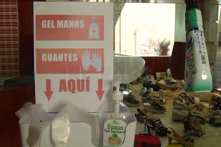 gel-manos-comercio-calzado-compras