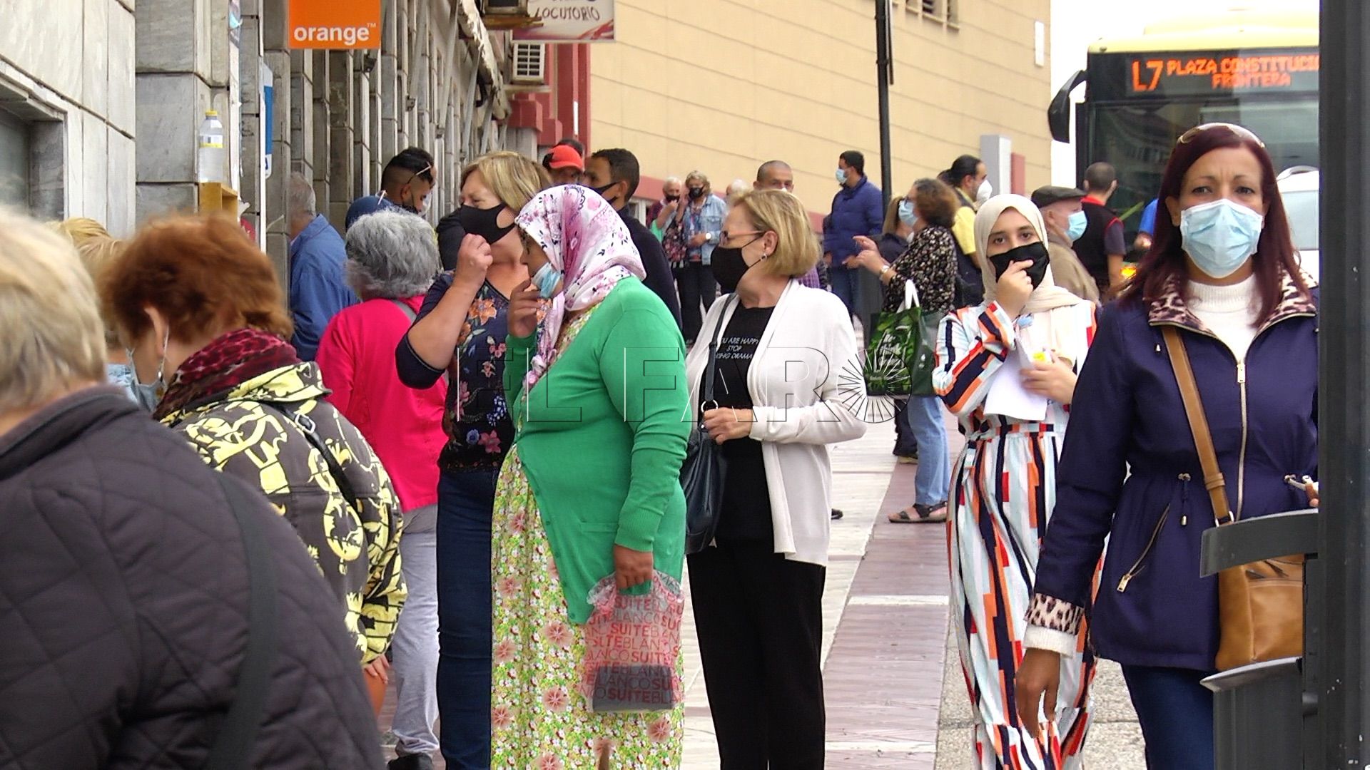 gente-paseando-centro-nuevas-medidas-4