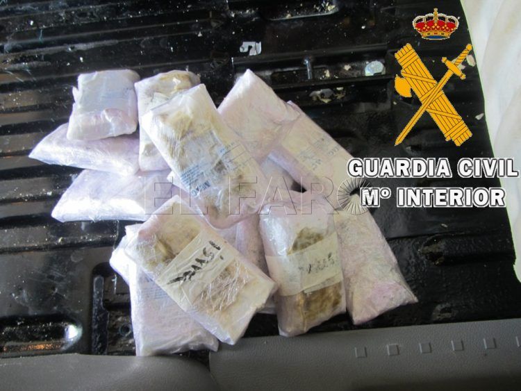 hachis-embarque-algeciras-guardia-civil-2