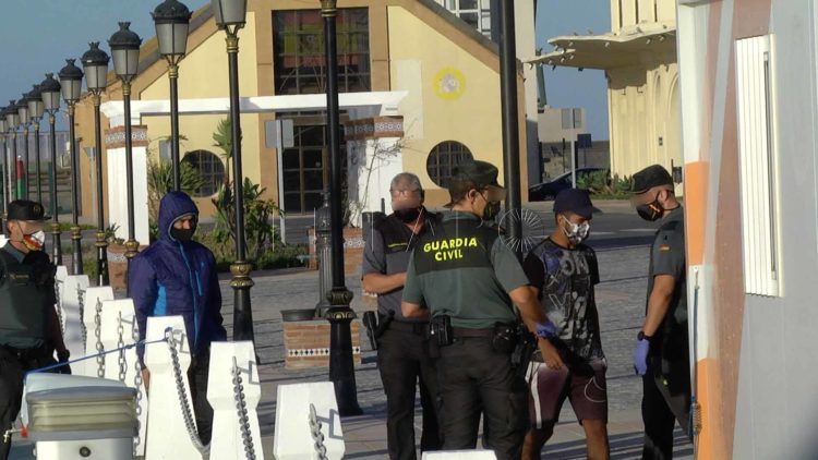 inmigrantes-salvamento-maritimo-magrebies-patera-9