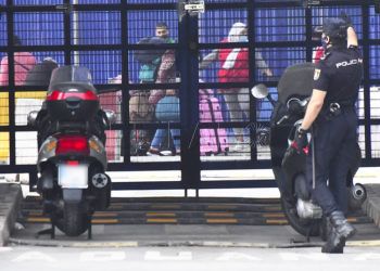 repatriacion-frontera-policia