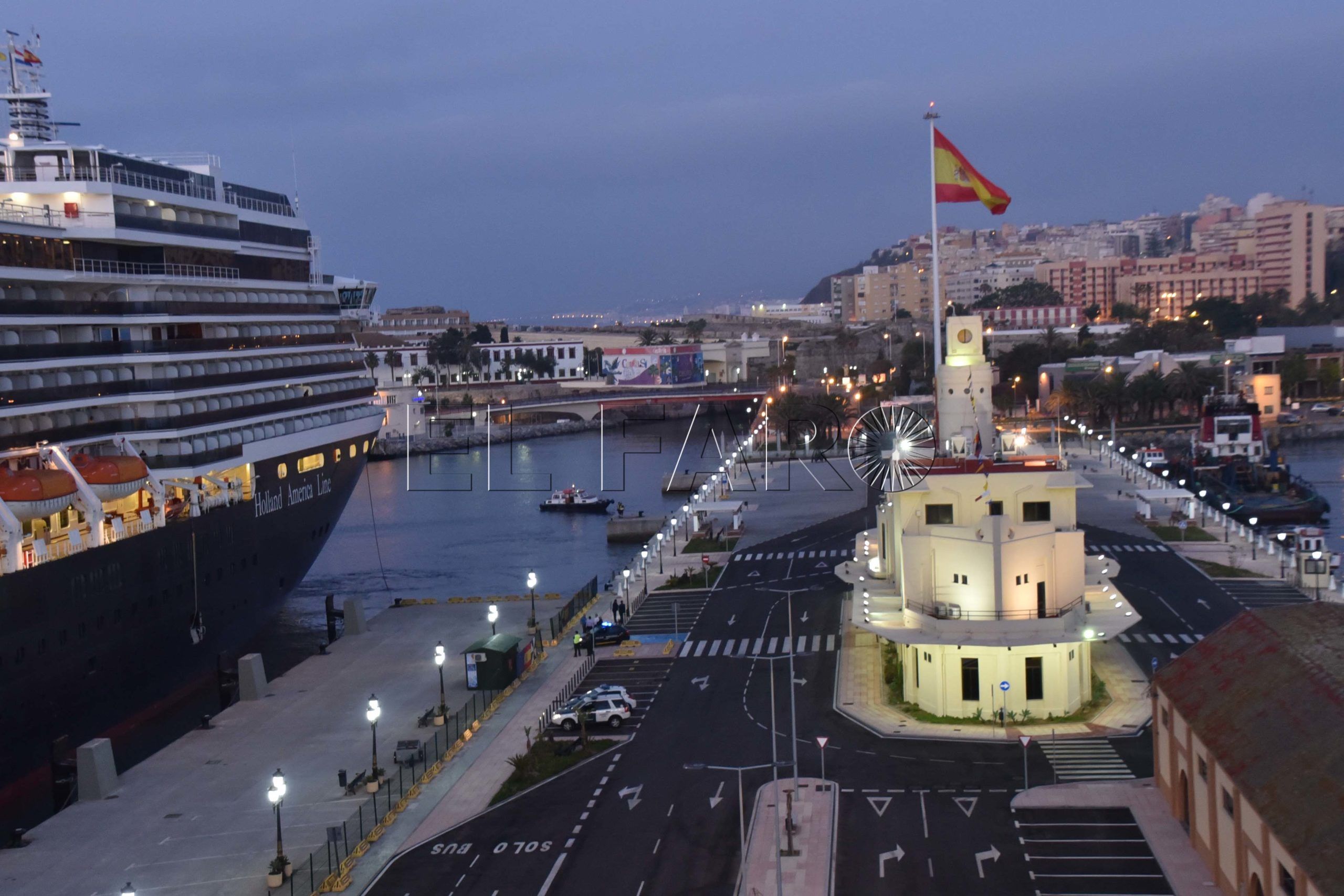 vista-puerto-ceuta-noche