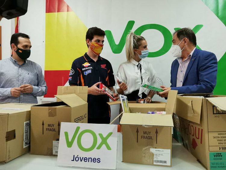 vox-recogida-material-escolar-5
