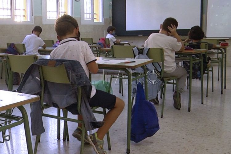 alumnos-clases-mascarillas-aula-colegio