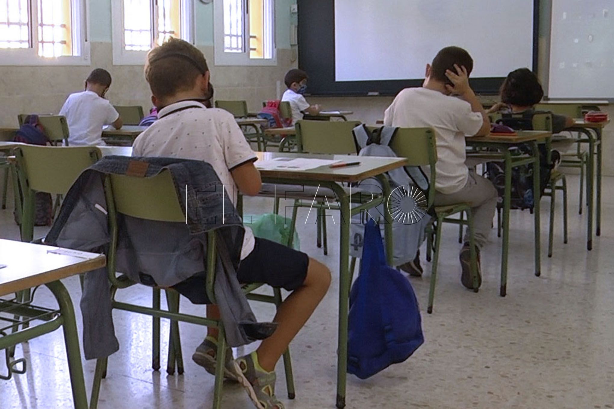 alumnos-clases-mascarillas-aula-colegio