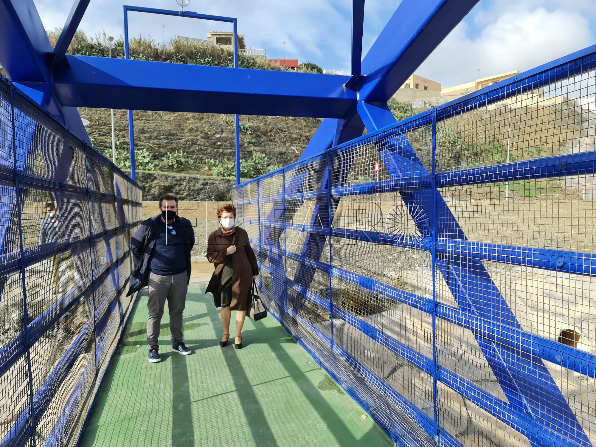 delegada-gobierno-visita-pasarela-tarajal-2