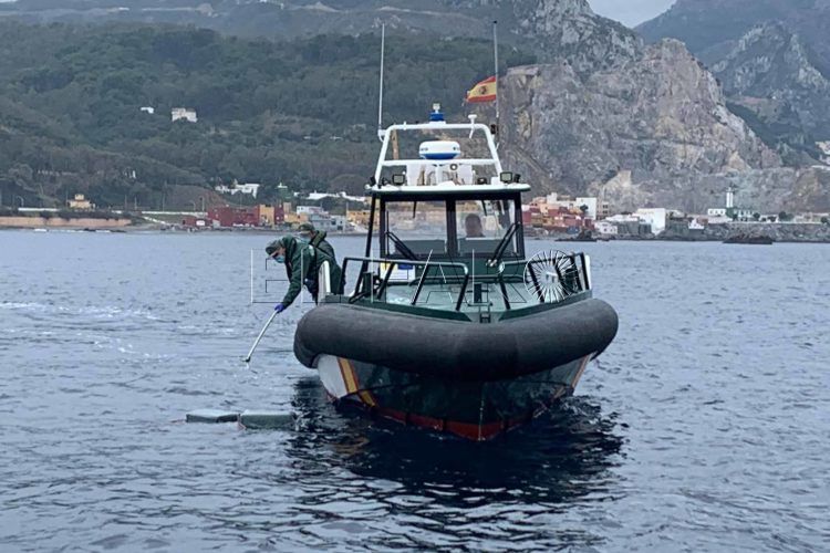 guardia-civil-fardos-droga-mar-benzu