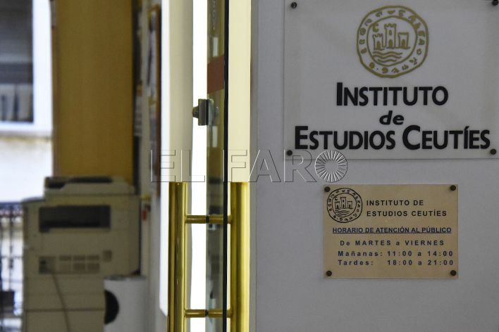 instituto-estudios-ceuties-iec-fachada