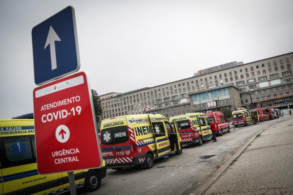 ambulancias-hospital-portugal