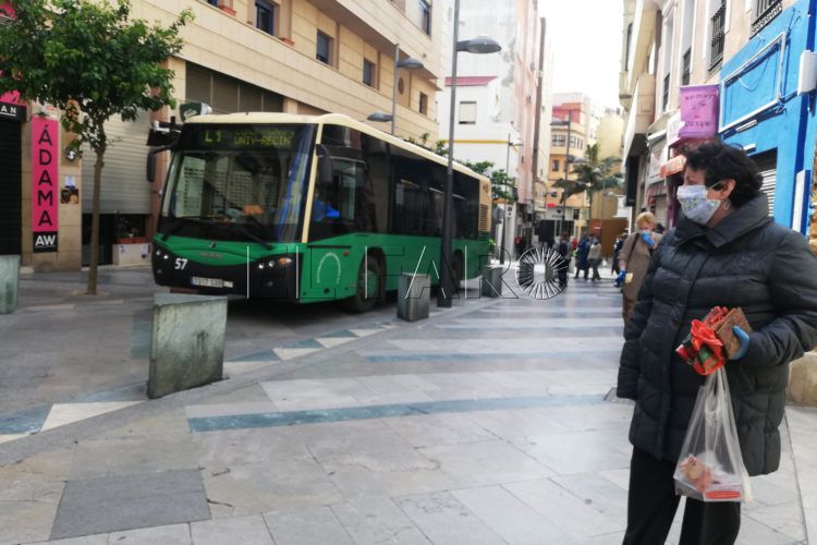 autobus-hadu-almadraba-calle-real