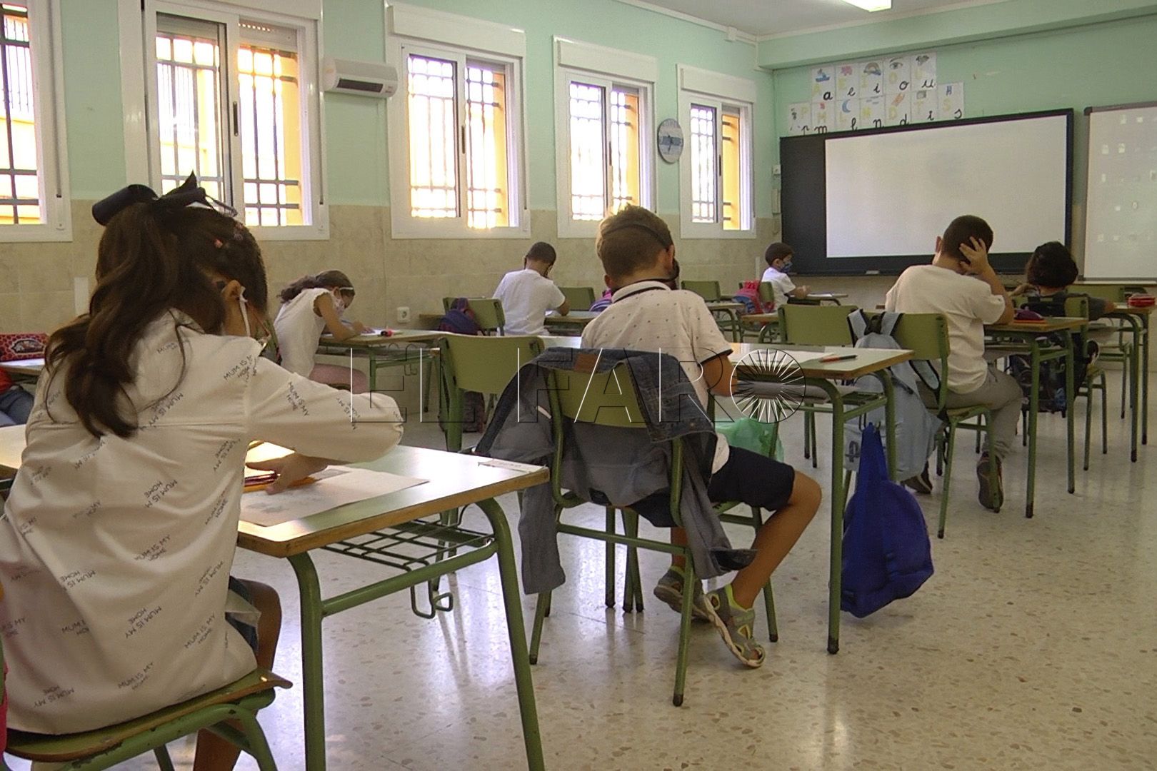 alumnos-aula-colegio-clase-coronavirus-mascarillas