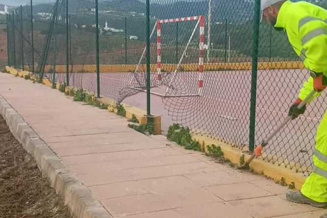 medio-ambiente-limpieza-pista-deportiva-principe