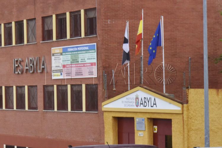 ies-abyla-instituto-fachada