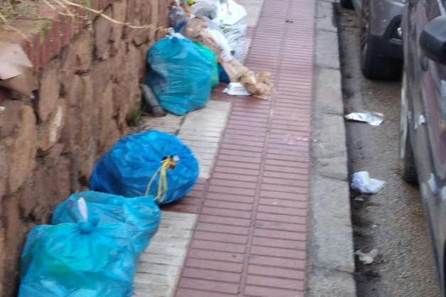 basura-alrededor-murallas-merinies
