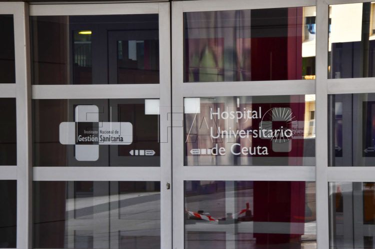 hospital-universitario-huce-puertas