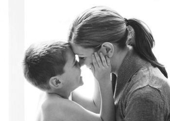 madre-hijo-abrazo
