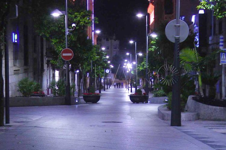 paseo-revellin-vacio-calles-toque-queda