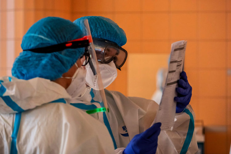 sanitarias-miran-papel-coronavirus-praga