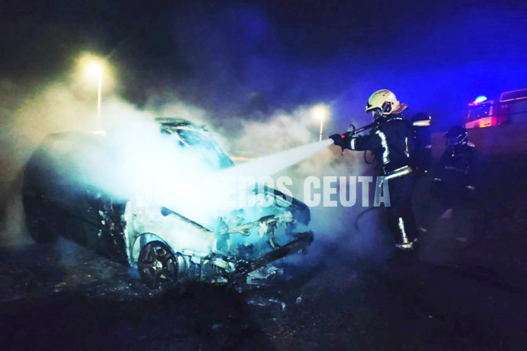 bomberos-incendio-coche-principe-felipe