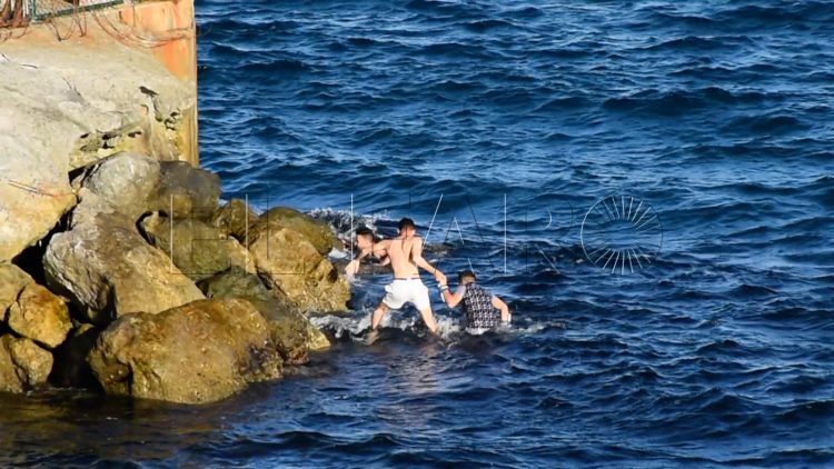 entrada-nadadores-benzu-guardia-civil-inmigrantes-38