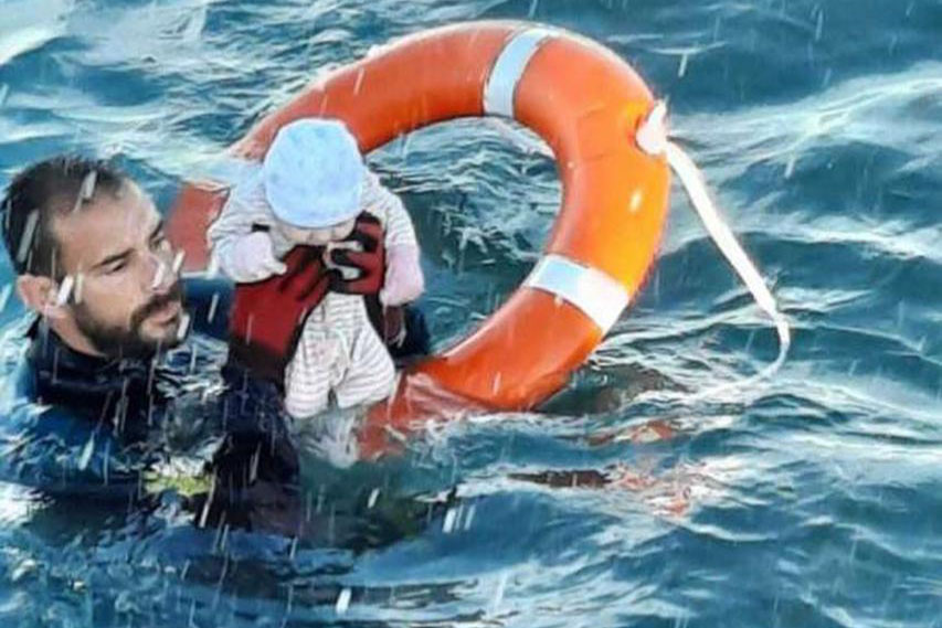 juan-francisco-guardia-civil-rescate-bebe-