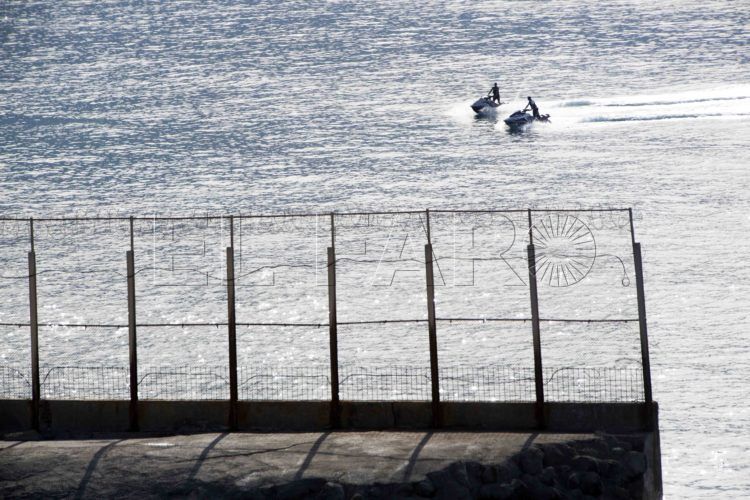 moto-agua-espigon-frontera