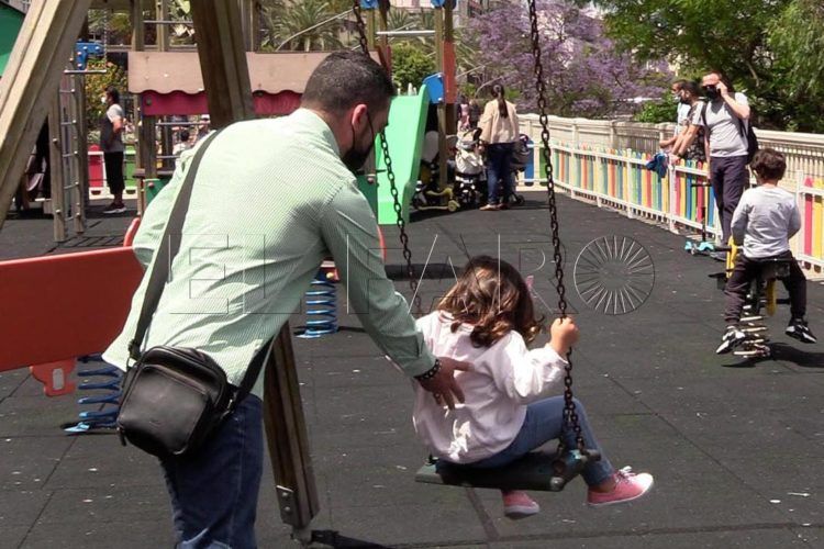 niños-parques-infantiles-reabren-2