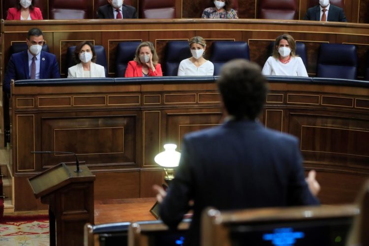 pedro-sanchez-congreso-casado-debate-ceuta