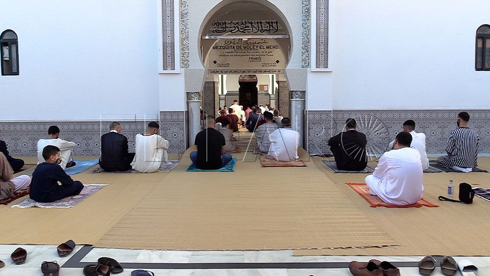 rezo-mezquita-fin-ramadan-2021-12